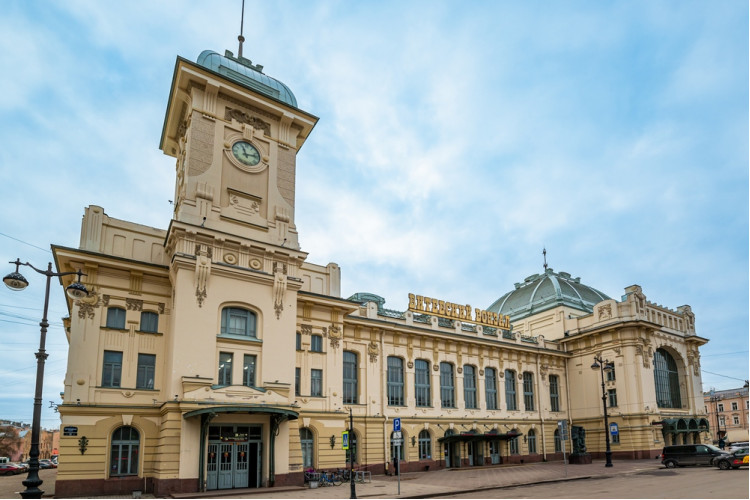 Санкт–Петербург собирает друзей