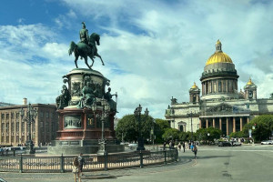 Тематический поезд «Питер Лайт»